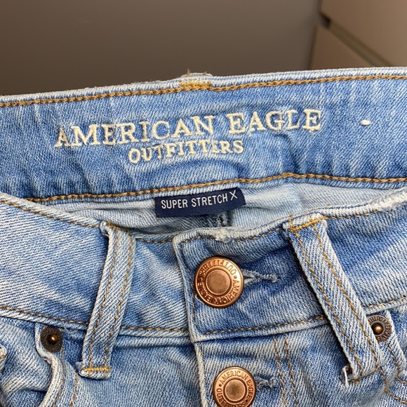 American eagle ripped Jean skirt - Picture 3 of 4